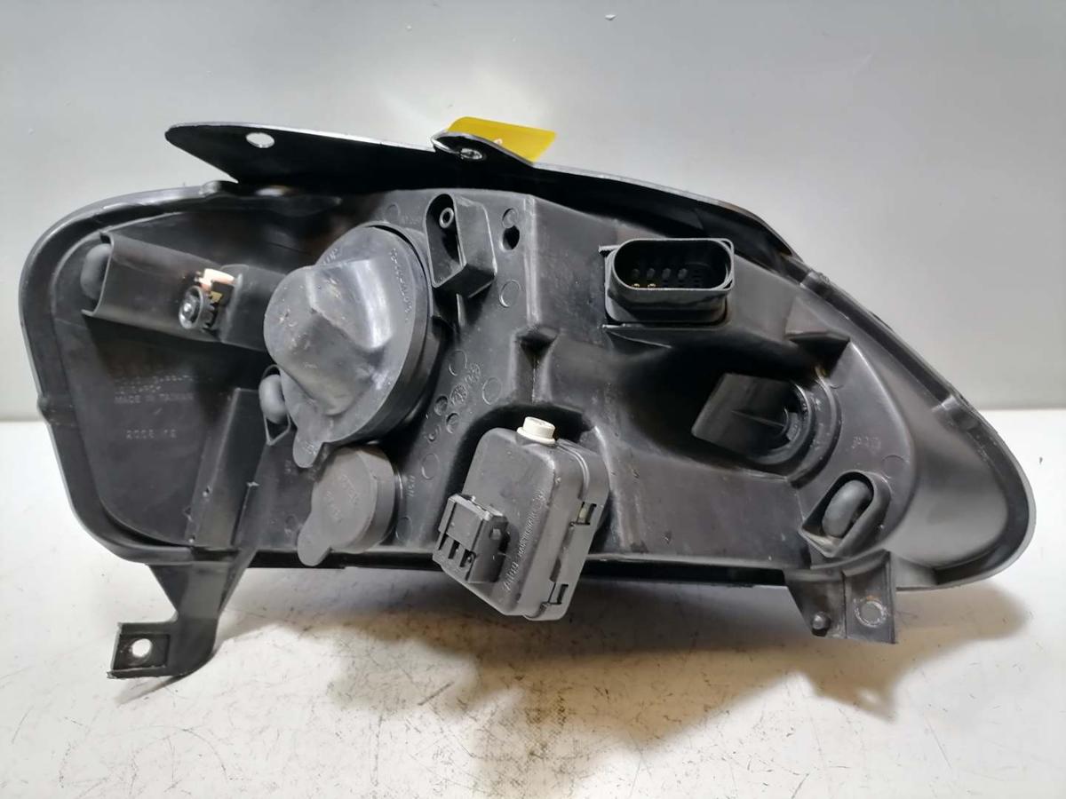 VW Fox Scheinwerfer vorn links Halogen Zubeh&ouml;r Bj.2009